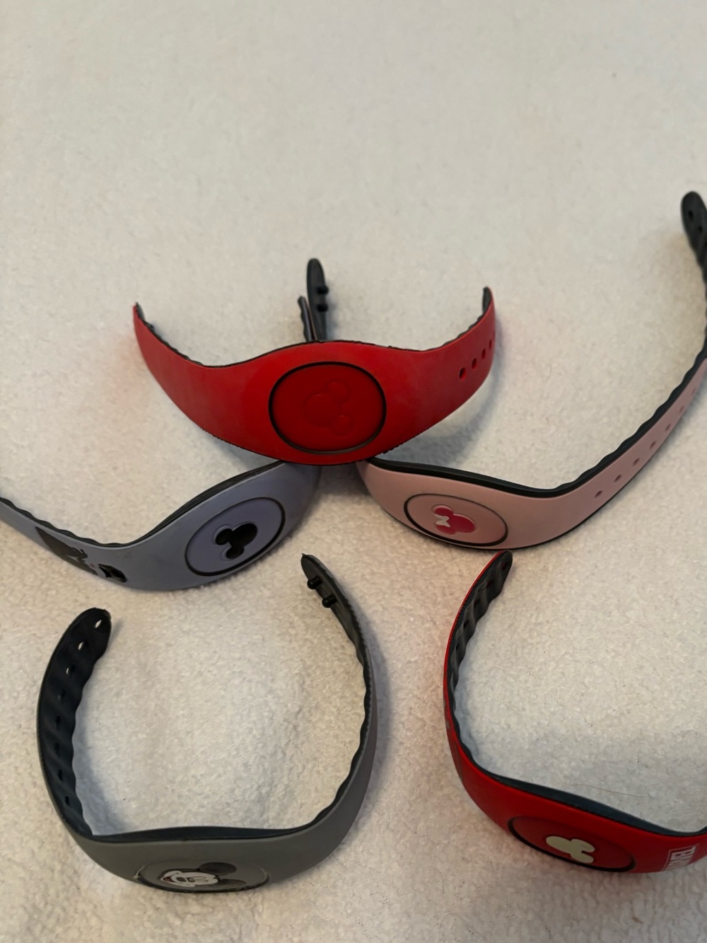 5 Disney magic bands